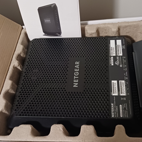 NETGEAR Nighthawk Black WiFi Cable Modem Router New Open Box - Picture 5 of 13